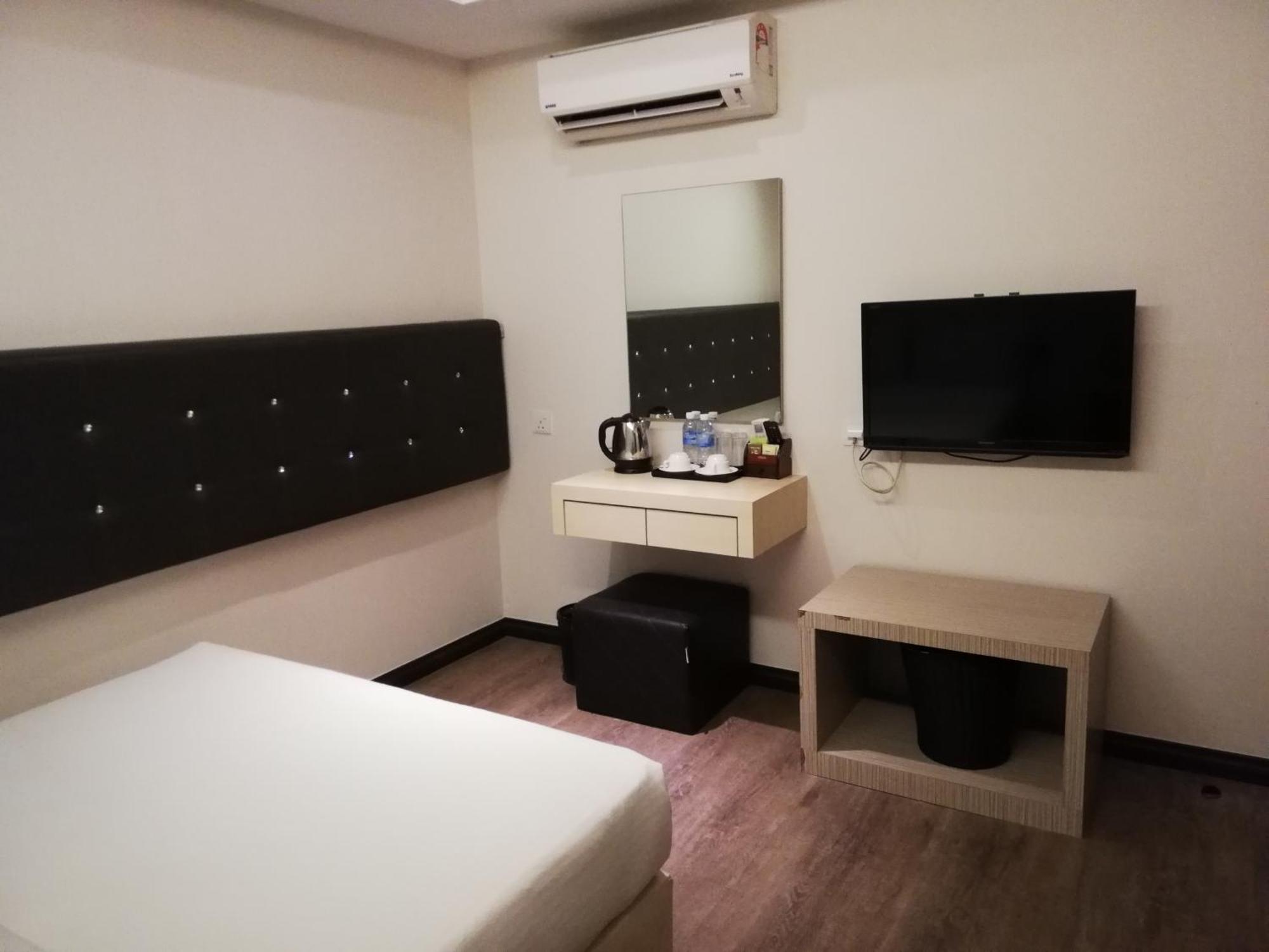易居酒店 亞庇 外观 照片