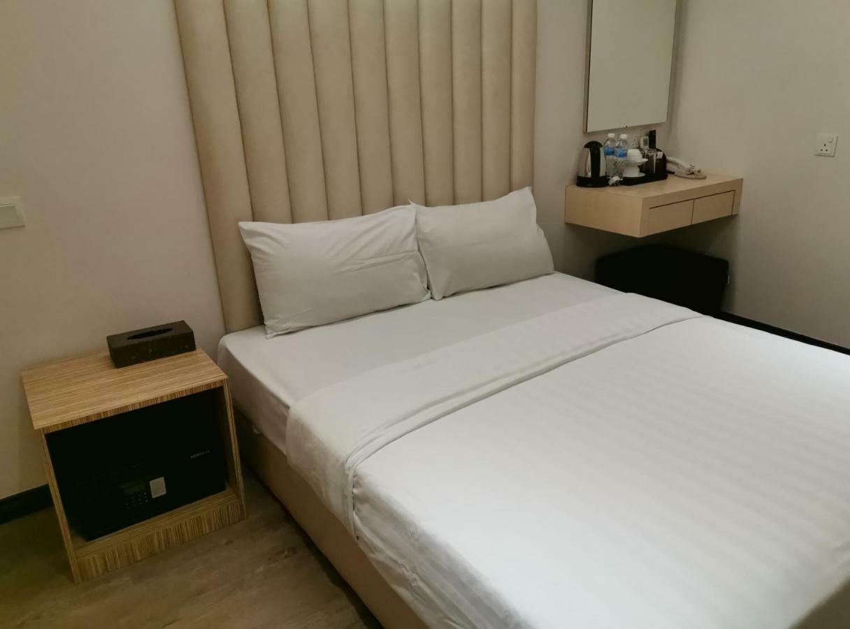 易居酒店 亞庇 外观 照片